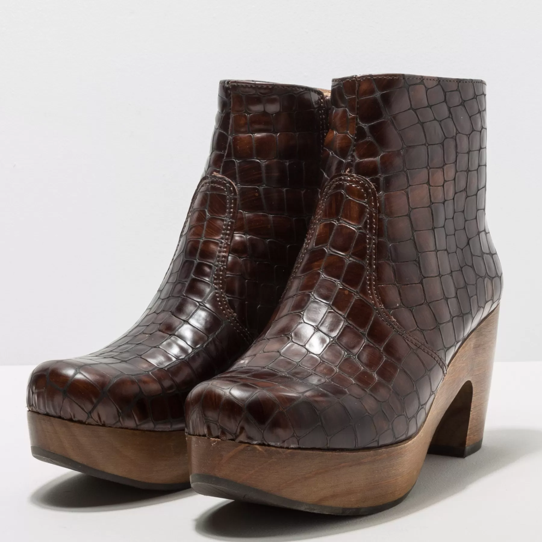 Neosens Ankle Boots With Heel>3260F St.Laurent