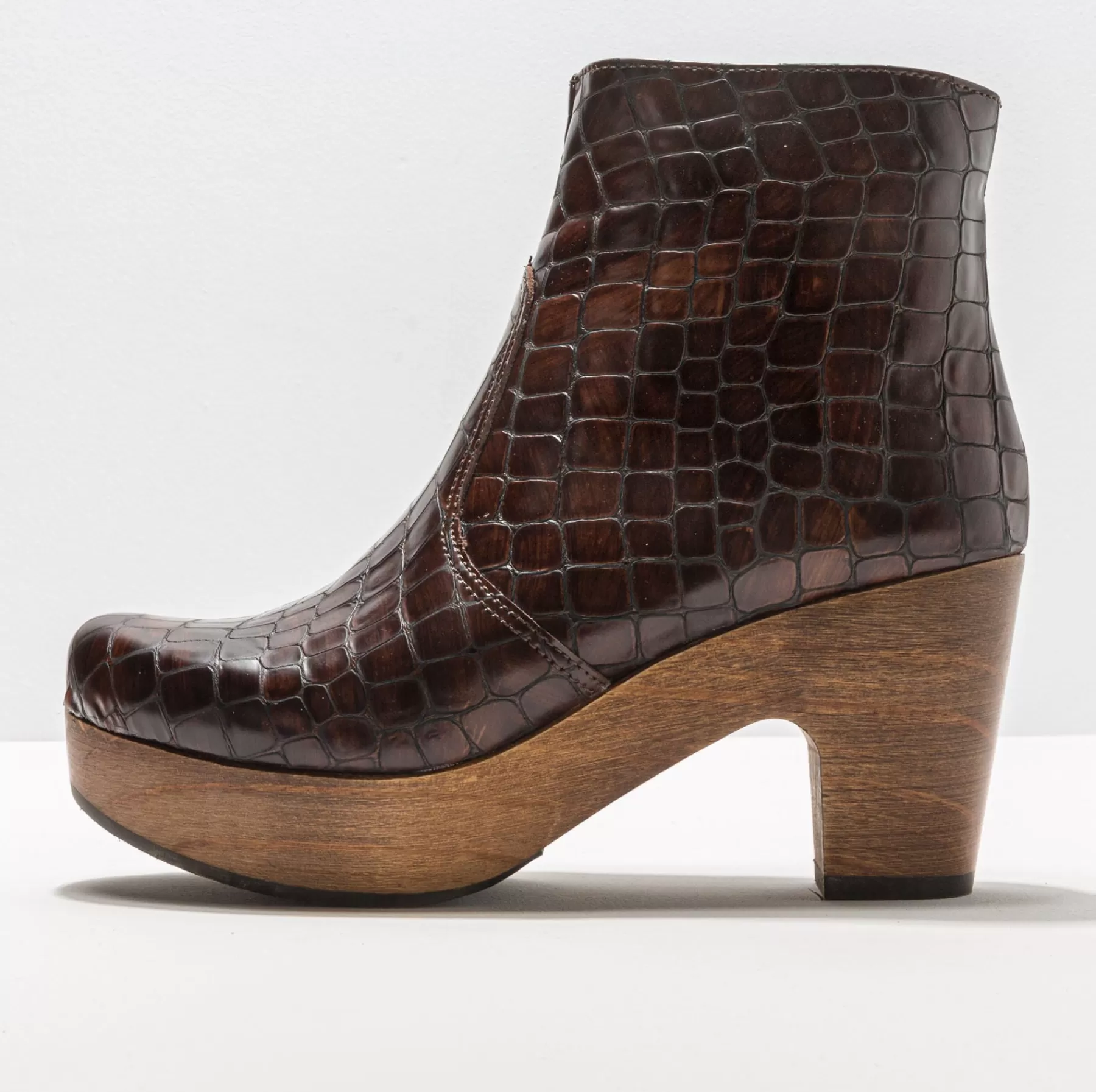 Neosens Ankle Boots With Heel>3260F St.Laurent