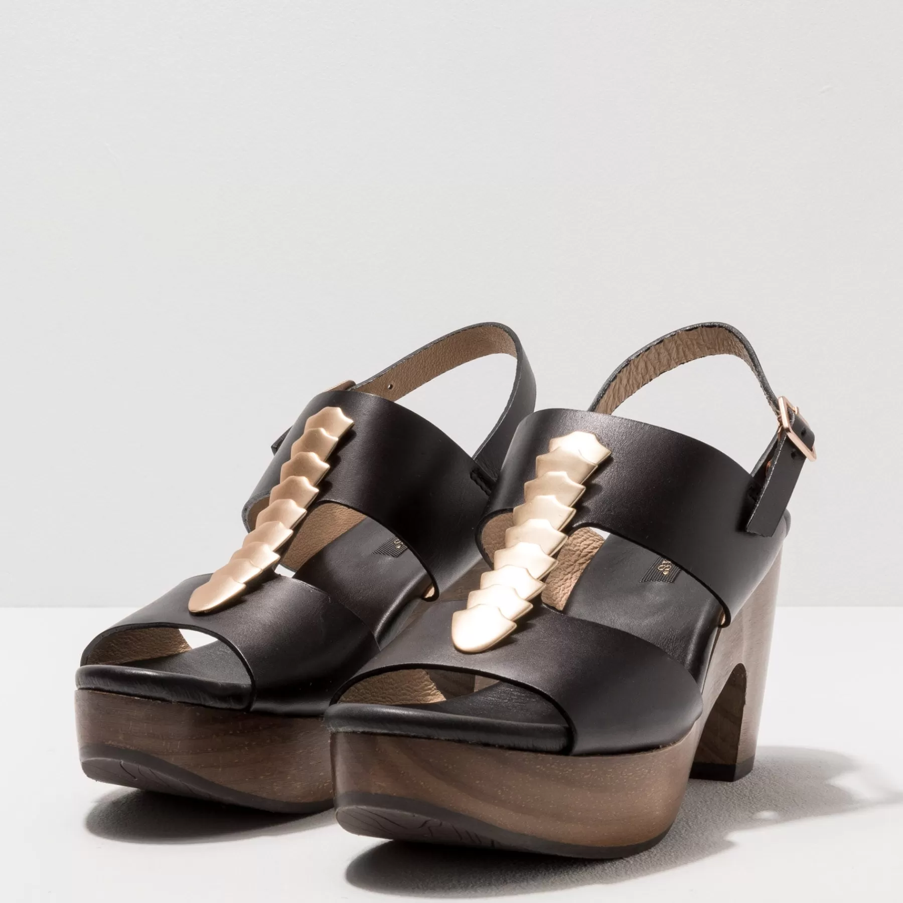 Neosens Sandals With Heel>3270A St.Laurent Sandal Restored Skin Ebony